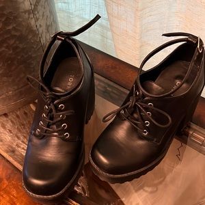 Torrid shoes size 8 W
